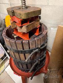 Atteezzatura per vino in garage