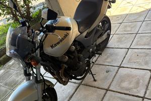 Kawasaki zr7