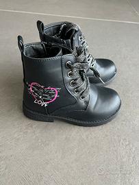 Stivaletti neri nuovi n.24