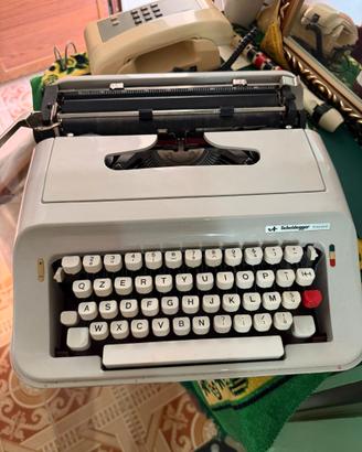 Macchina da scrivere vintage Scheidegger President