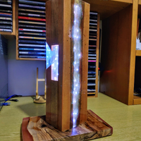 Lampada design in resina e legno