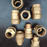 Raccordo giunto polietilene 32 x 1" M è F ottone