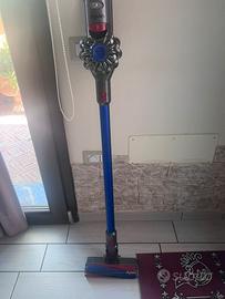 Dyson v8