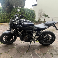 Yamaha MT-07;