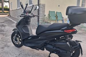 Piaggio Beverly 400 Deep black