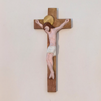 crocifisso in legno, scolpito e dipinto