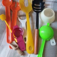 vari utensili cucina poco utilizzati alcuni,