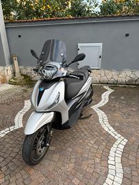 Piaggio beverly 300s hpe