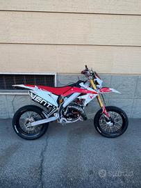 Motard vent derapage 50