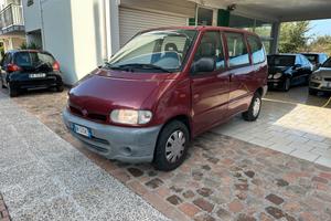 Nissan Serena 1.6 ELX 8 POSTI