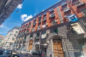 Via Melloni- Ampio appartamento con terrazzo