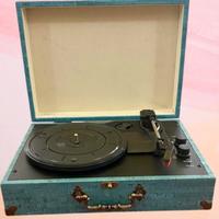 Giradischi in stile retrò 