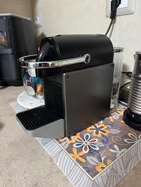 Macchina Nespresso Pixie Titan piu monta latte
