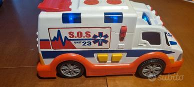 Ambulanza con luce e suoni