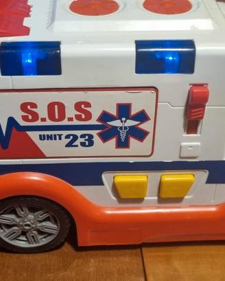 Ambulanza con luce e suoni