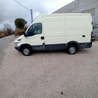 Iveco daily 35,12 passo corto tetto alto