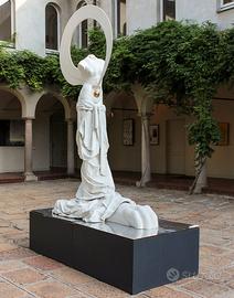 Scultura in vetroresina e legno Altezza 2.80 metr