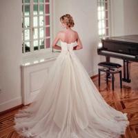 Abito da sposa Diane Legrand con velo