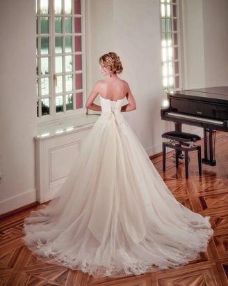 Abito da sposa Diane Legrand con velo