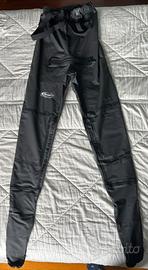 Pantaloni impermeabili in Aquatherm della REED