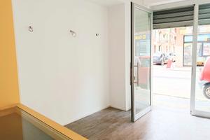 Carrassi via G.Petroni Libero Locale commerciale