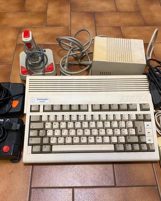 Commodore Amiga 600 funzionante ROM switch
