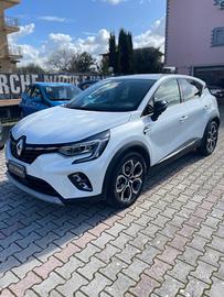 Renault Captur Plug-in Hybrid E-Tech Intens