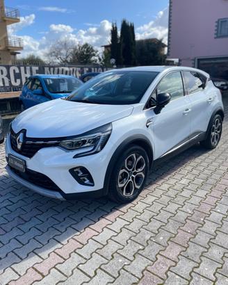 Renault Captur Plug-in Hybrid E-Tech Intens