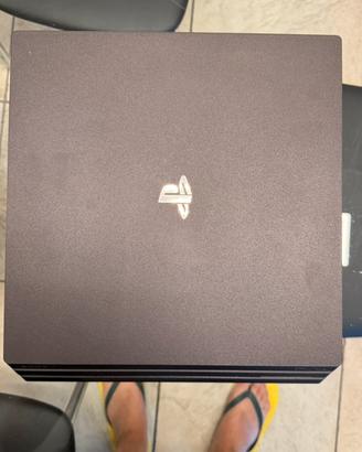 PS4 Pro 1TB + 2 Controller + Giochi