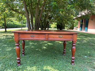 Antico tavolo rettangolare fisso