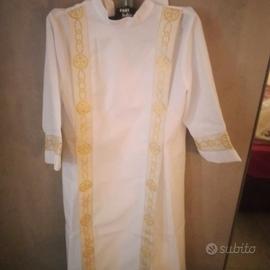 tuniche ancora nuove  messe solo una volta 