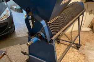 Smallatrice per mandorle