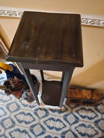 Treppiede in legno da salotto