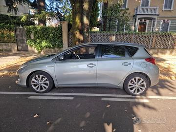 Toyota Auris Hybrid - 2015 - 139.529 km.