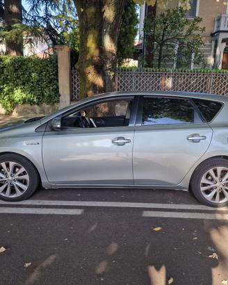 Toyota Auris Hybrid - 2015 - 139.529 km.