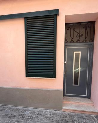 Bilocale in centro sul mare con giardino