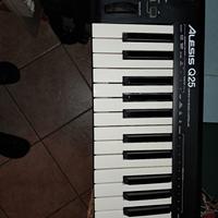 Alesis Q25 USB/MIDI Keyboard controller.