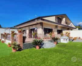 Villa Bifamiliare con giardino Acireale - Aci Sant