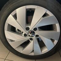 Cenchi con gomme 17 per Golf  nuovissimi 100km
