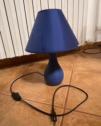 Lampada da tavolo blu