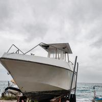 Scafo 8 metri con entrobordo aifo Iveco 8061