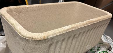 Vaso / fioriera di pietra