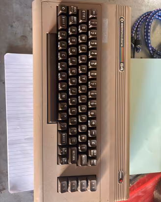 COMMODORE 64
