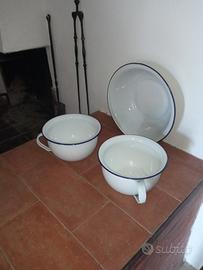 Set di vasellame da toilette in smalto. Antichi.