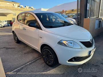 LANCIA Ypsilon 1.2 69 CV 5 porte GOLD +gpl