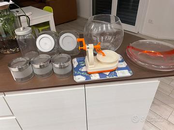 Vari oggetti cucina
