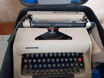 macchina da scrivere vintage 