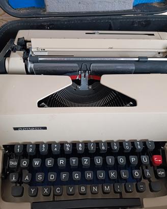 macchina da scrivere vintage 