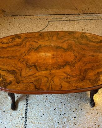Tavolo di antiquariato