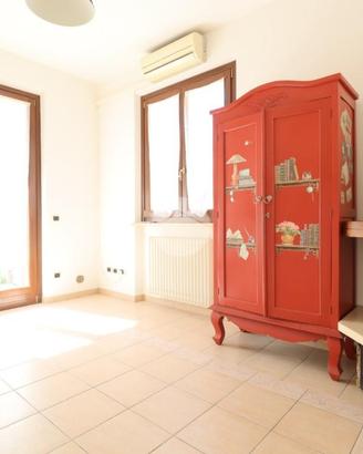 2 LOCALI A SAN BENEDETTO DEL TRONTO